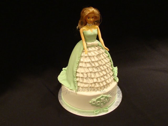 Barbie taart groen